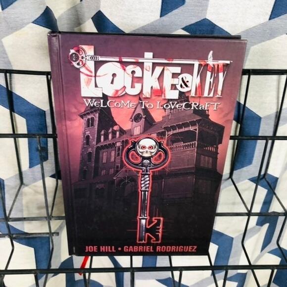 Locke & Key, Vol. 1: Welcome to Lovecraft by Joe Hill IDW HC TPB - Picture 2 of 4
